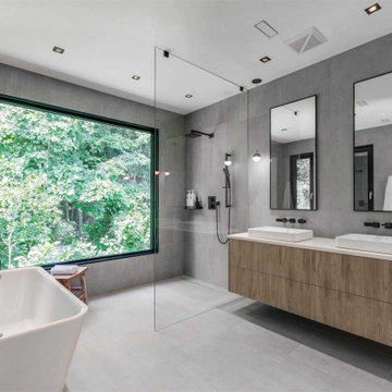 Luxury Custom Home On Ellis Park
