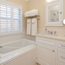 master bath tub/shower area