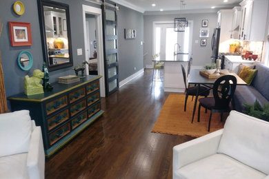 Example of a transitional kitchen design in Chicago