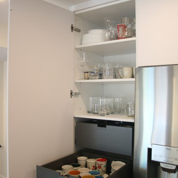Kitchen bright white