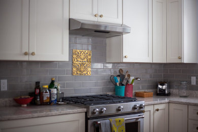 Example of a classic kitchen design in Boston