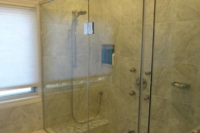 Inspiration for a timeless bathroom remodel in Toronto