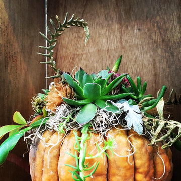 Slow Flowers October 2019 Inspiration: Seasonal Decor with Pumpkins & Gourds