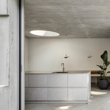 PLATE by David Thulstrup / kitchen connected to the outdoors
