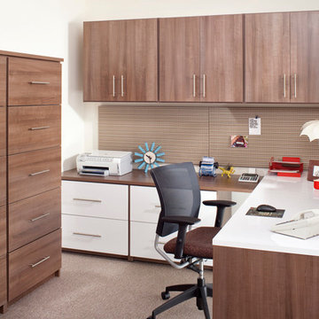 Office With White Gloss Top And Drawers