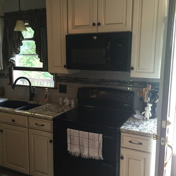 Kitchen with Carolina Summer Granite