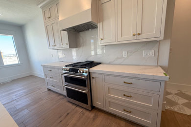 Example of a kitchen design in Salt Lake City