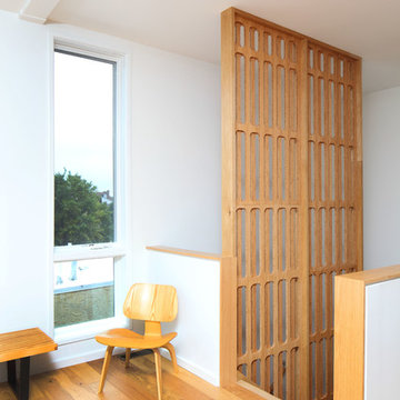 Olive Residence Stair Screen