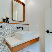 20 Fairfield St powder room
