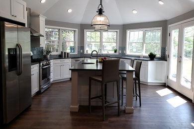 Kitchen - kitchen idea in Cedar Rapids