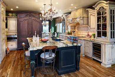 Inspiration for a timeless kitchen remodel in Denver