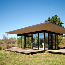 Outdoor studio and guest house