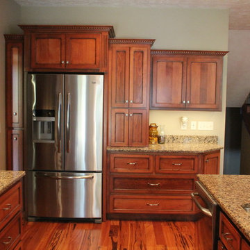 Kitchen cabinetry using maple wood
