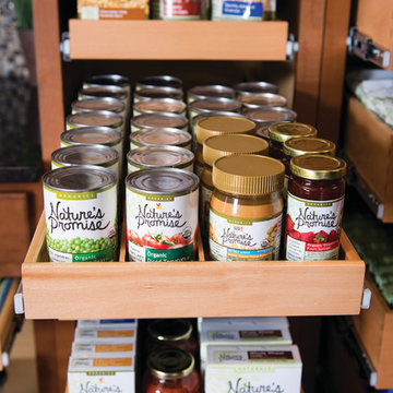 Pull Out Shelves for the Entire Kitchen