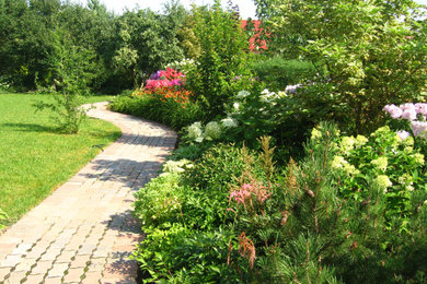 モスクワにあるおしゃれな庭の写真