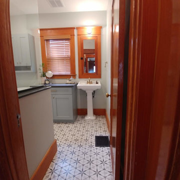 32nd Avenue Bathroom