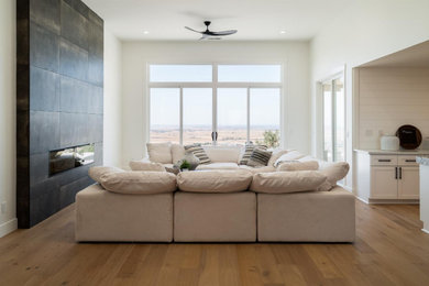 Living room - farmhouse living room idea in Sacramento