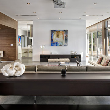 Lake House Residence