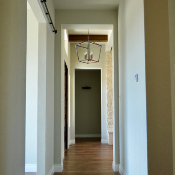 Farmhouse: 3,153 ft²/4 bd/3 bth/2ST