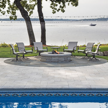 POOLSIDE POSH