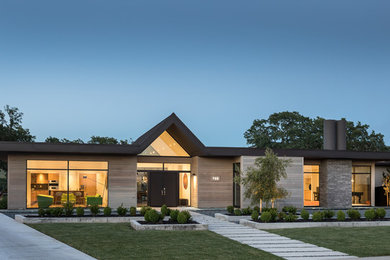 Inspiration for a modern exterior home remodel in Sacramento