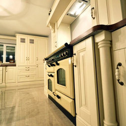 Traditional solid ash painted kitchen - Products