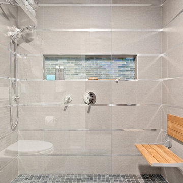 Contemporary Beach Themed Bathroom