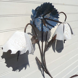 Saw Blade Flowers - Home Decor