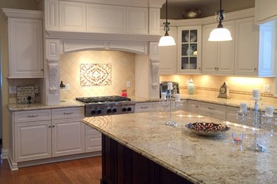 Inspiration for a timeless kitchen remodel in New York