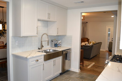 Home design - contemporary home design idea in Little Rock