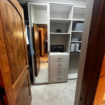 Timnath Textured Primary Closet