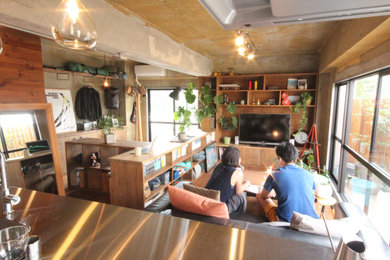 Urban living room photo in Tokyo