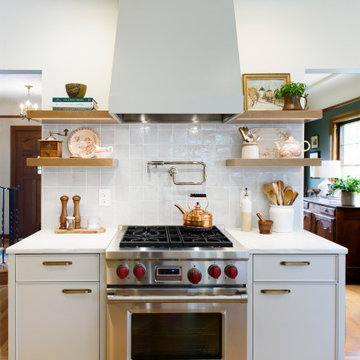 A Kitchen that blends Classic Styling with Modern Functionality