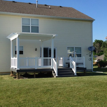 Franklin, OH elegant deck and pergola combination