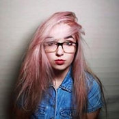 Emily Schuvart's photo