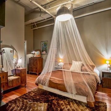 Hollywood Director's loft in iconic Art Deco building