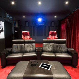 Minimalist home theater photo in Le Havre