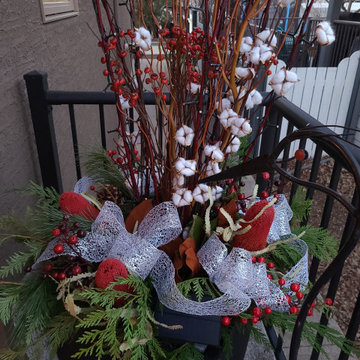 Seasonal Planters - Holidays Ideas from 2021