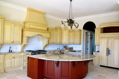 This is an example of a kitchen in Tampa.