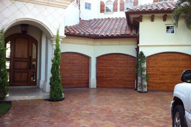 Exterior home idea in Miami