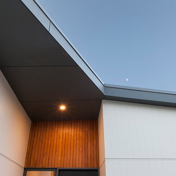24 Eldonhurst Drive - Entry detail