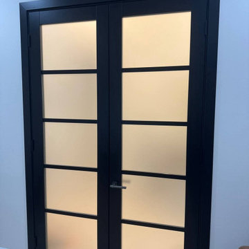 Quadro 4002 Matte Black