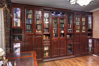 Design ideas for a traditional home office in Saint Petersburg.
