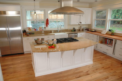 Inspiration for a craftsman kitchen remodel in Portland