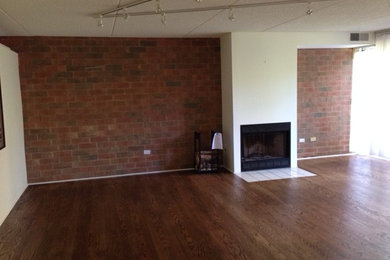Inspiration for a mid-century modern living room remodel in Chicago