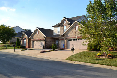 Transitional home design photo in Raleigh