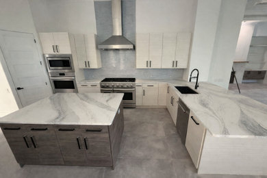 Example of a trendy kitchen design in Orlando