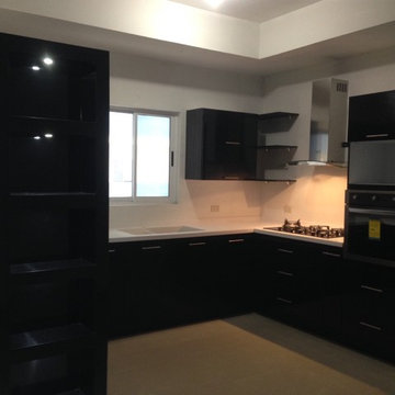 High Gloss Black Modern Kitchen in Torres Centrika