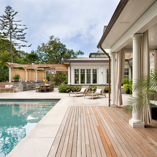 Maritimer Pool in rechteckiger Form mit Dielen in Boston