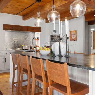Cozy Farm-Style Kitchen
